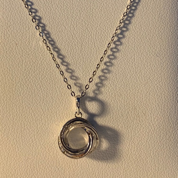 Sterling Silver 925 Interlocking Circle Pendant Necklace | Minimalist Adjustable - Picture 6 of 7